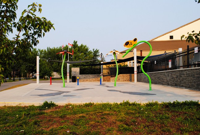 The splash pad outside of SCOTT Aquapark.