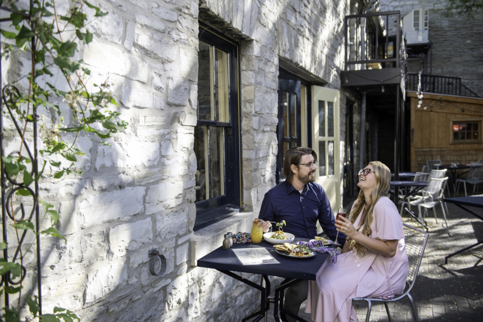 Chez Piggy Patio Couple