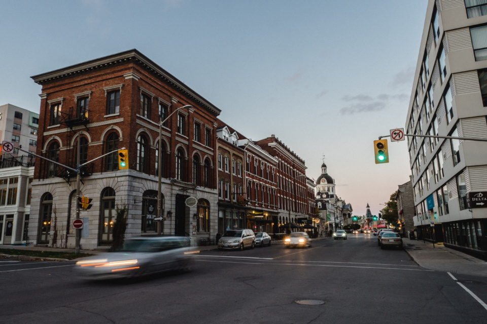 RS12148 Kingston Glamour Shots Downtown
