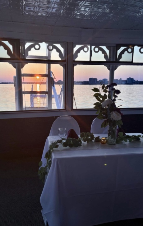 RS42683 Sunset Sweetheart Table
