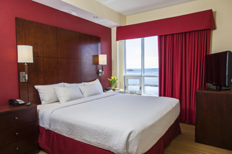 <p>
	Kingston Residence Inn Marriott</p>