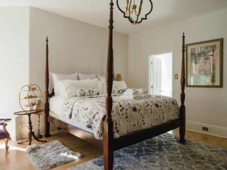 RS17600 Secret Garden Inn Kingstonlicious scr