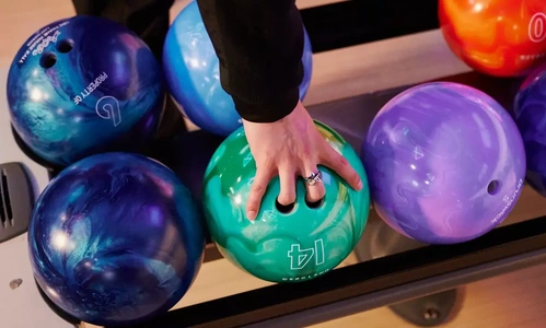 Splitsville bowlingballs1