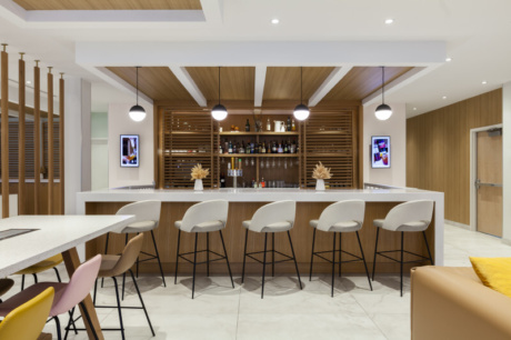 Lobby Bar 1 A169 E84 F 0 AFB 4 A14 94 FB063 FBC8 EBADF dd8b2bc9 673d 410e b495b6bdc768a8de