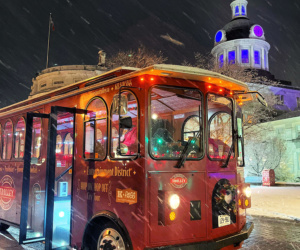 11 Christmas Trolley