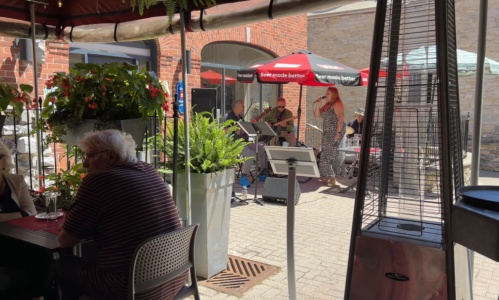 Black Dog Tavern patio