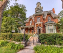 Hochelaga Inn