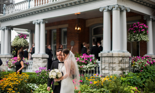 SecretGardenInn_OutdoorWedding