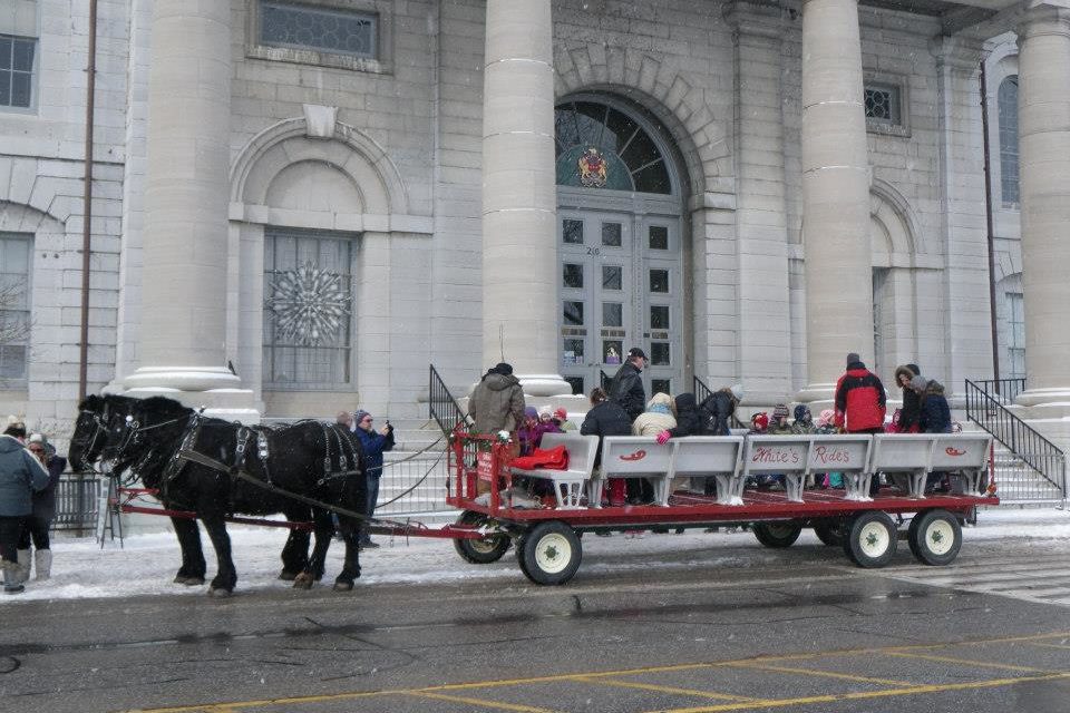 downtown kingston horse drawn wagon rides