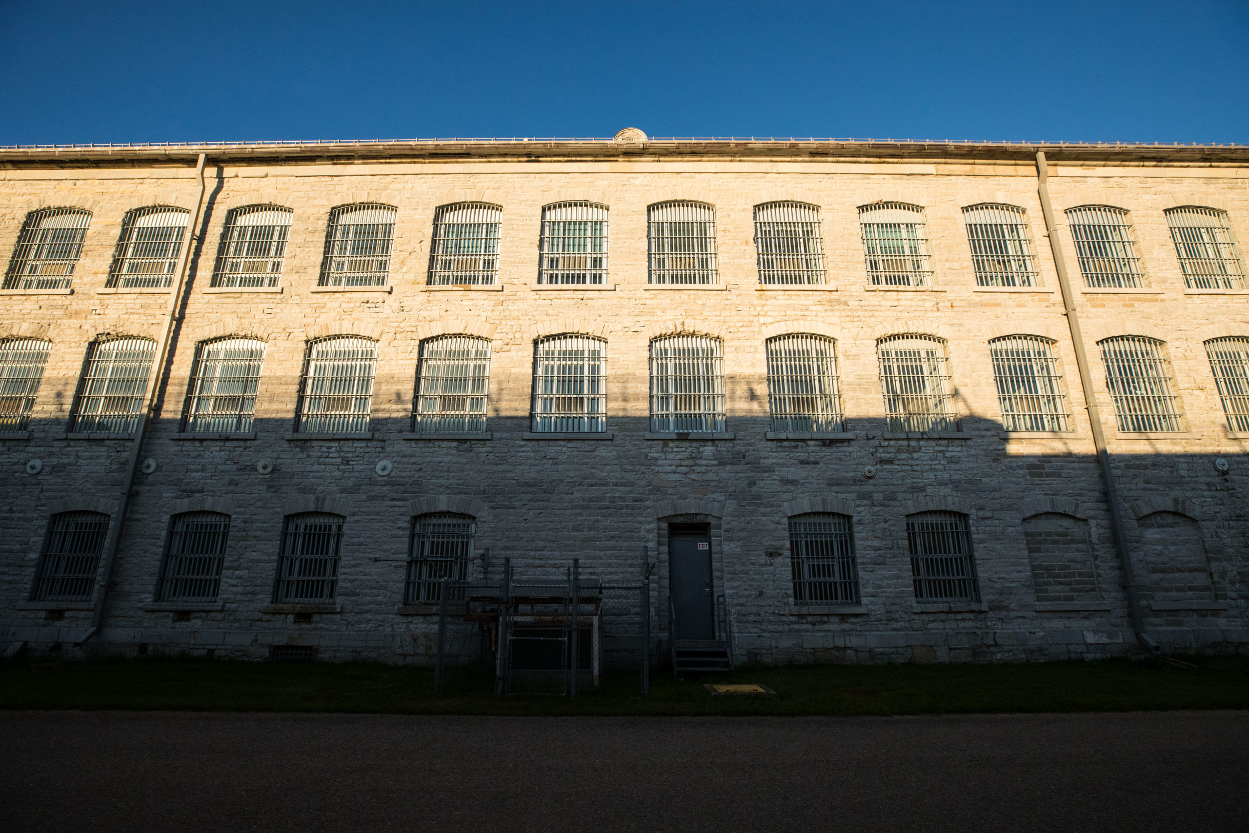 prison tours kingston