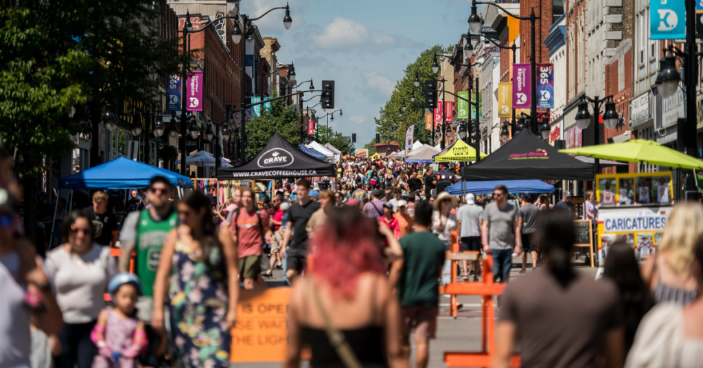 In the summer, Kingston comes alive with streetside patios, outdoor concerts, guided tours, festivals, waterfront activities, and more.