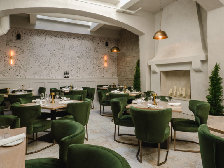 Heist Restaurant and Wine Club